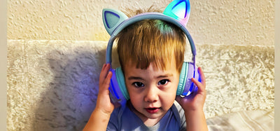 Sweetheart Angel Encounters Riwbox Headphones, Collisions Produce Different Sparks!